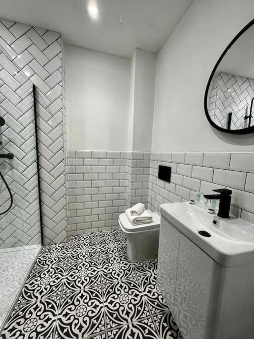 Stunning 1 Bed Apt In West End グラスゴー エクステリア 写真