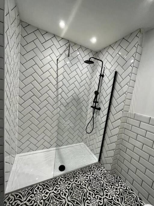 Stunning 1 Bed Apt In West End グラスゴー エクステリア 写真